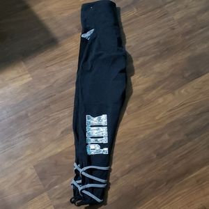 Pink Victoria's Secret cropped legging
